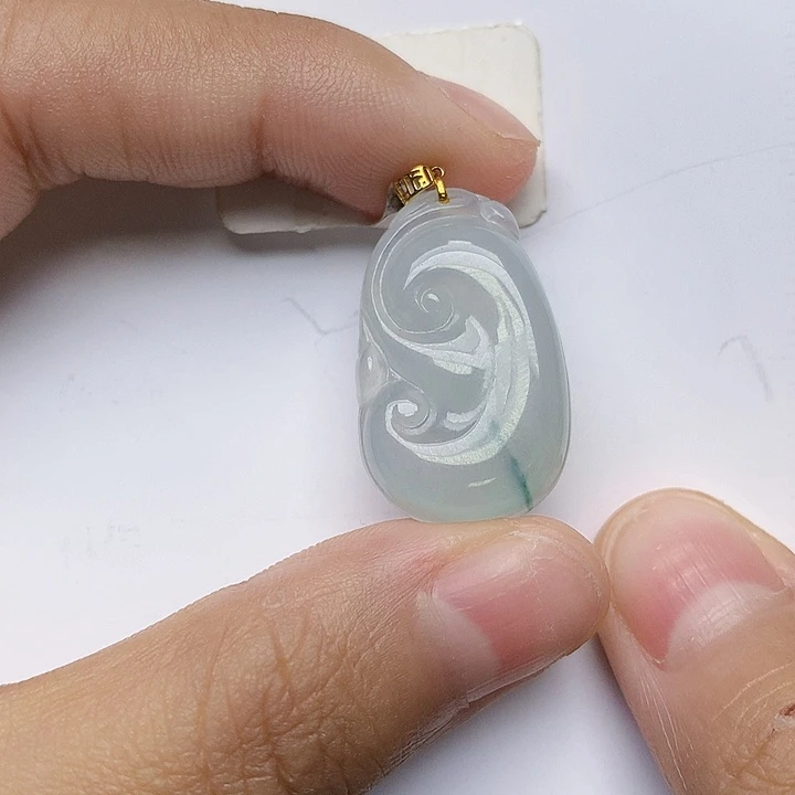 颈饰18K金镶嵌翡翠天然翡翠