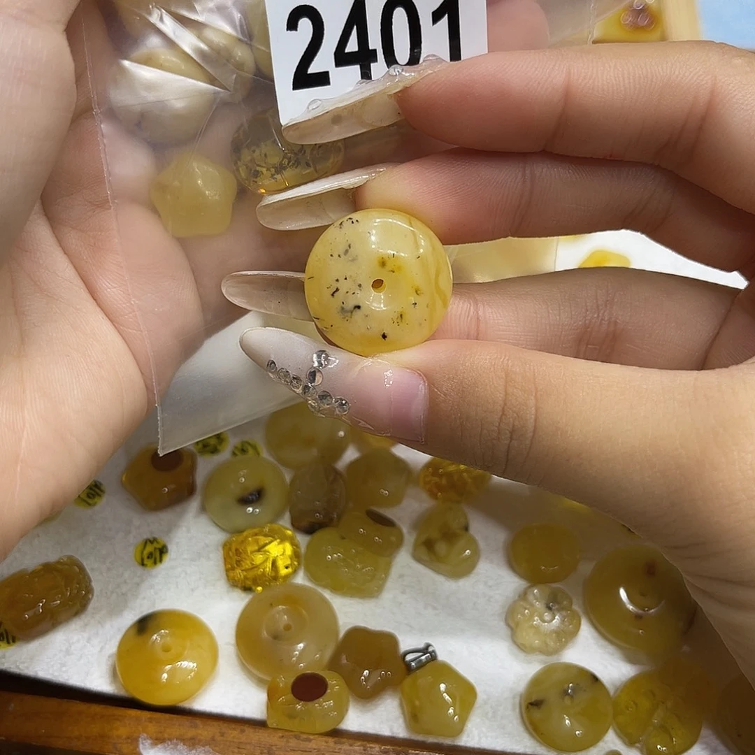 琥珀未镶嵌珠宝奇石