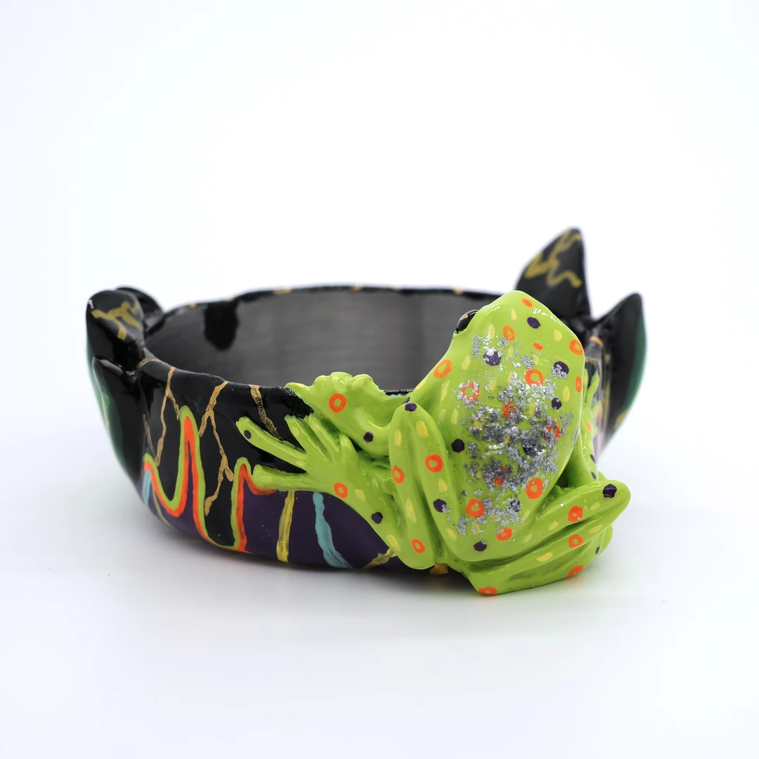 2月新品！王甜心雕塑《青蛙》100%手工制作可做烟灰缸荣誉出品