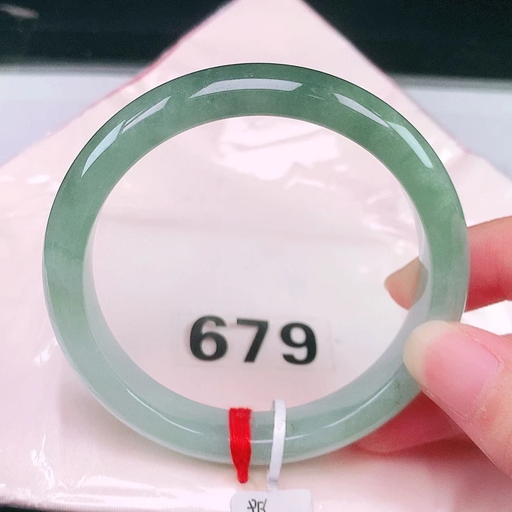 翡翠未镶嵌手镯（圆镯）60