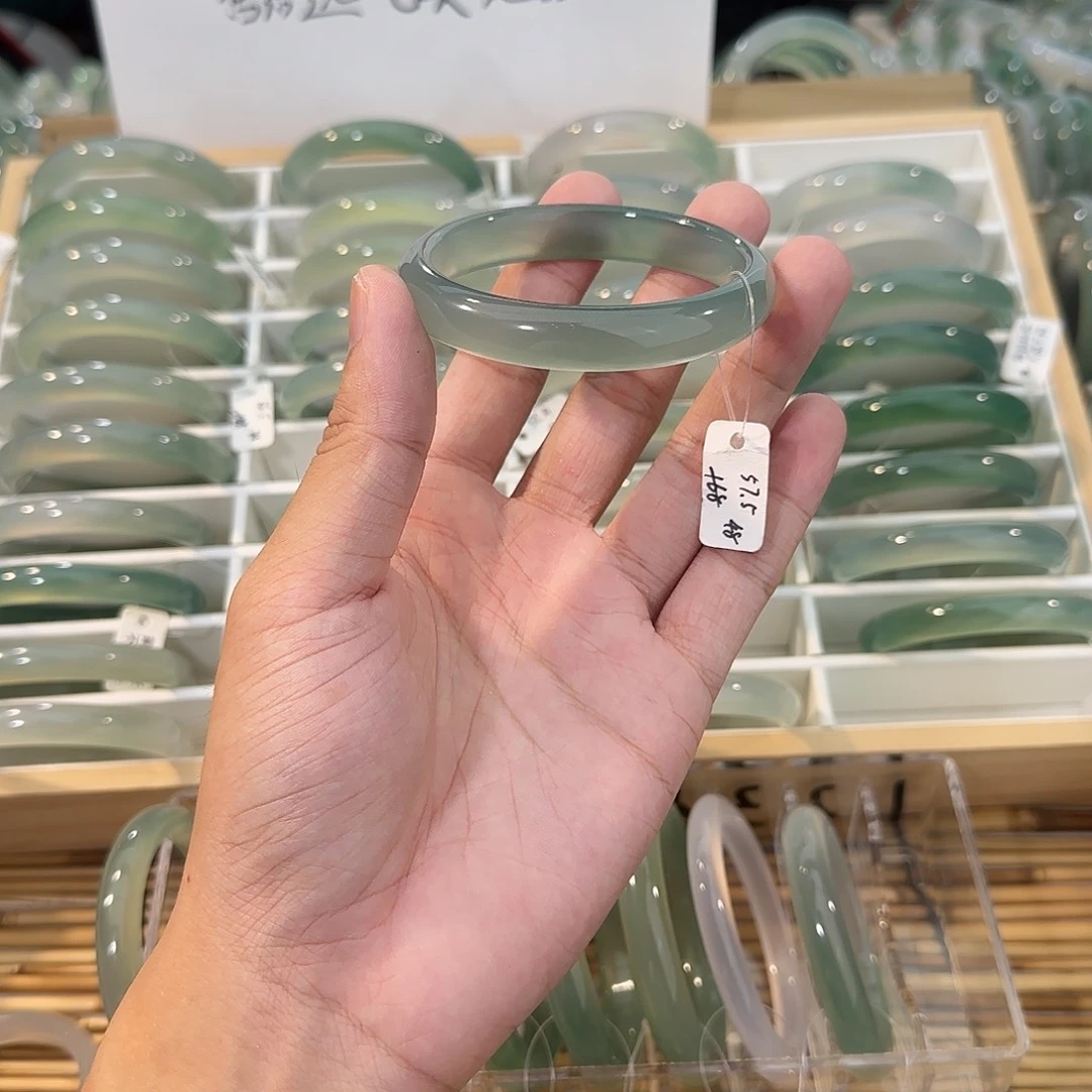 玛瑙/玉髓未镶嵌手镯圈口57.5