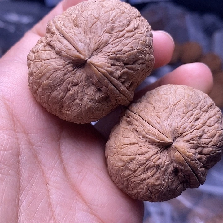 叶***子文玩核桃把件  159