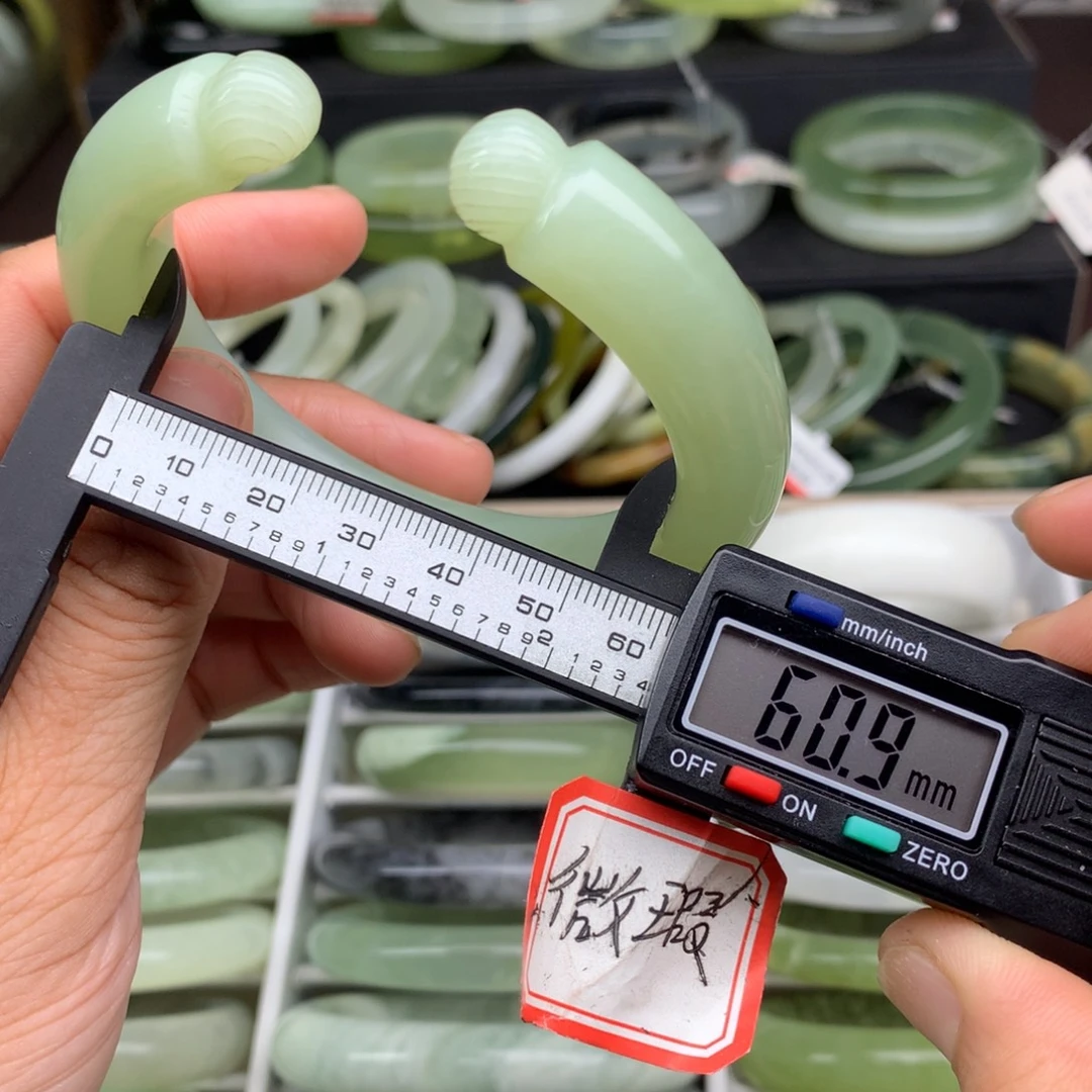 蛇纹石玉未镶嵌手镯709