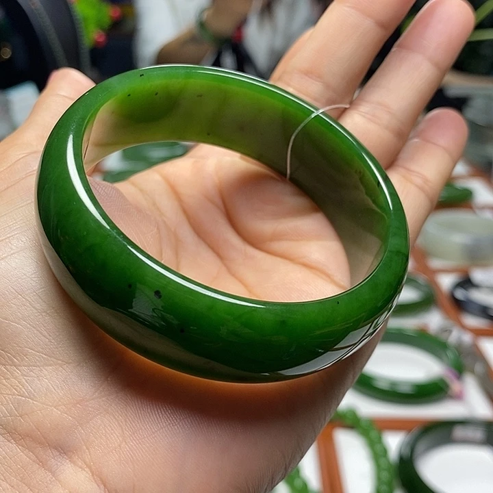 未镶嵌手镯和田玉（碧玉）