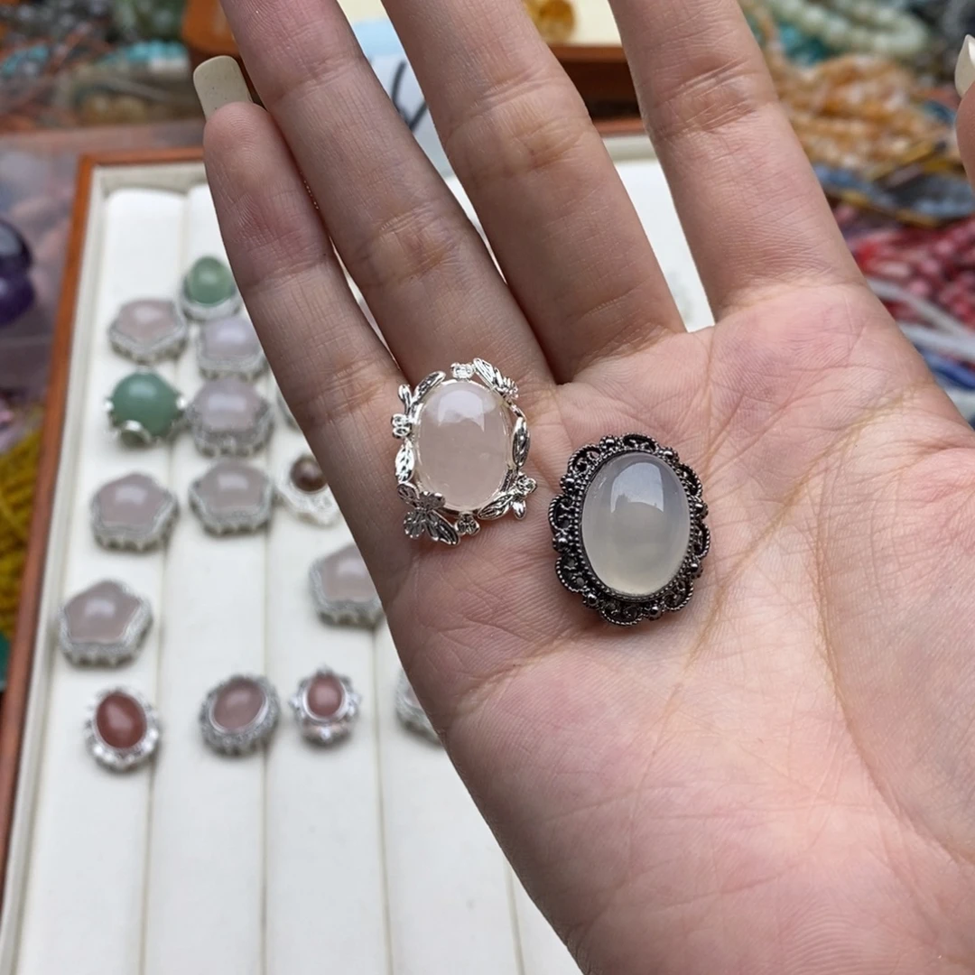 哈***安玛瑙/玉髓未镶嵌珠宝半成品H06