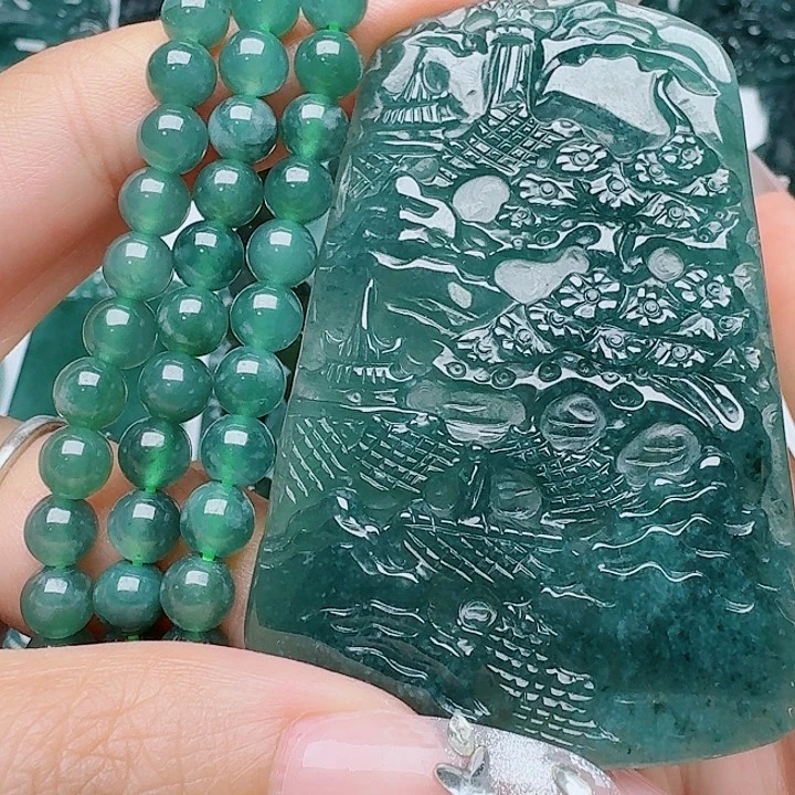 翡翠未镶嵌颈饰多样性发其一