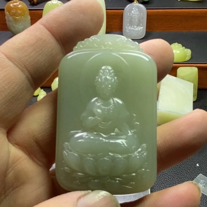 和田玉未镶嵌颈饰