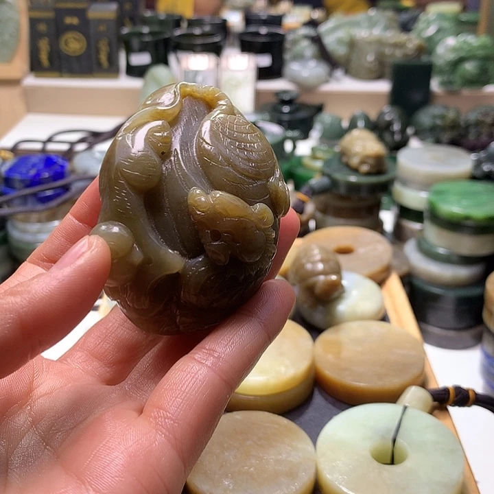 天***空和田玉（糖玉）未镶嵌珠宝半成品