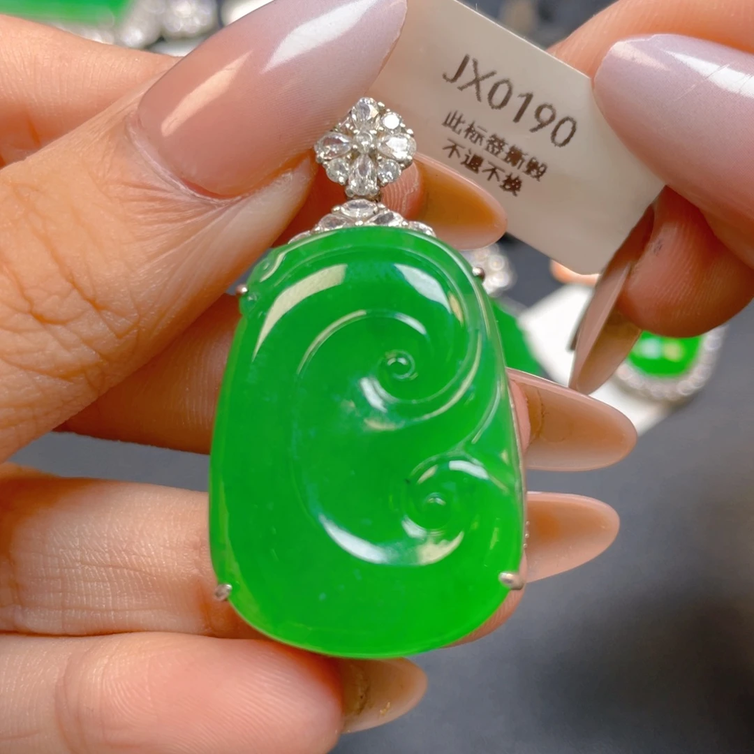 【闪购商品】颈饰银S925镶嵌翡翠翡翠