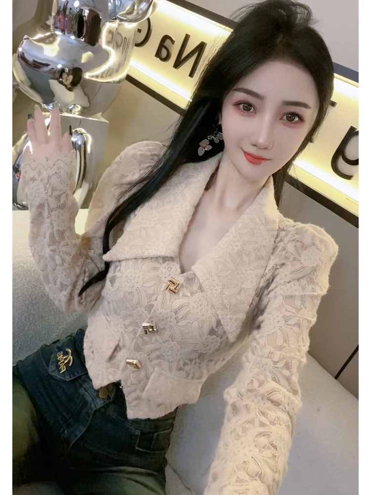 法式蕾丝衬衫女2025春秋季新款高级设计感不规则衬衣收腰短款上衣