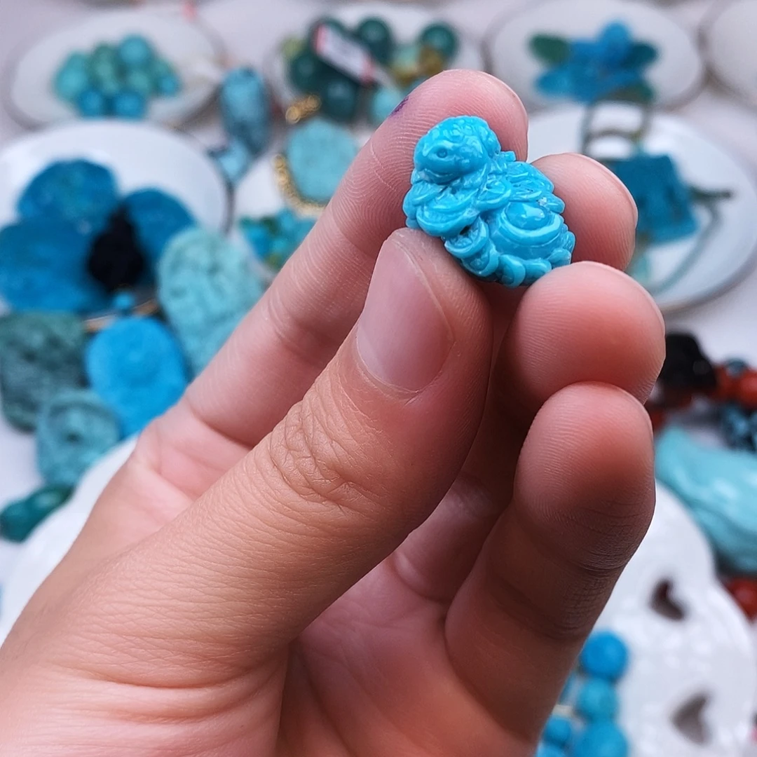 麦***柜绿松石未镶嵌珠宝奇石