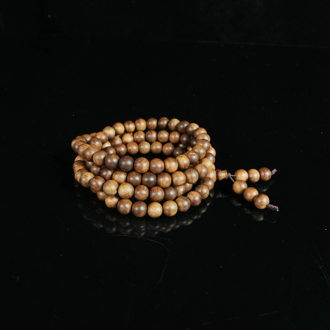 A8287 印尼坤甸黑油沉香念珠 0.83cm  20.97g