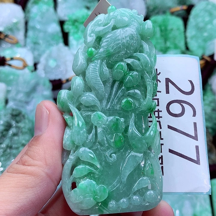 吊坠(不含链)未镶嵌翡翠