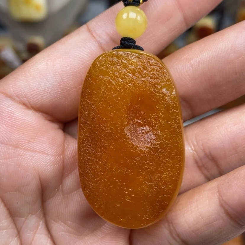 【闪购商品】琥珀颈饰未镶嵌