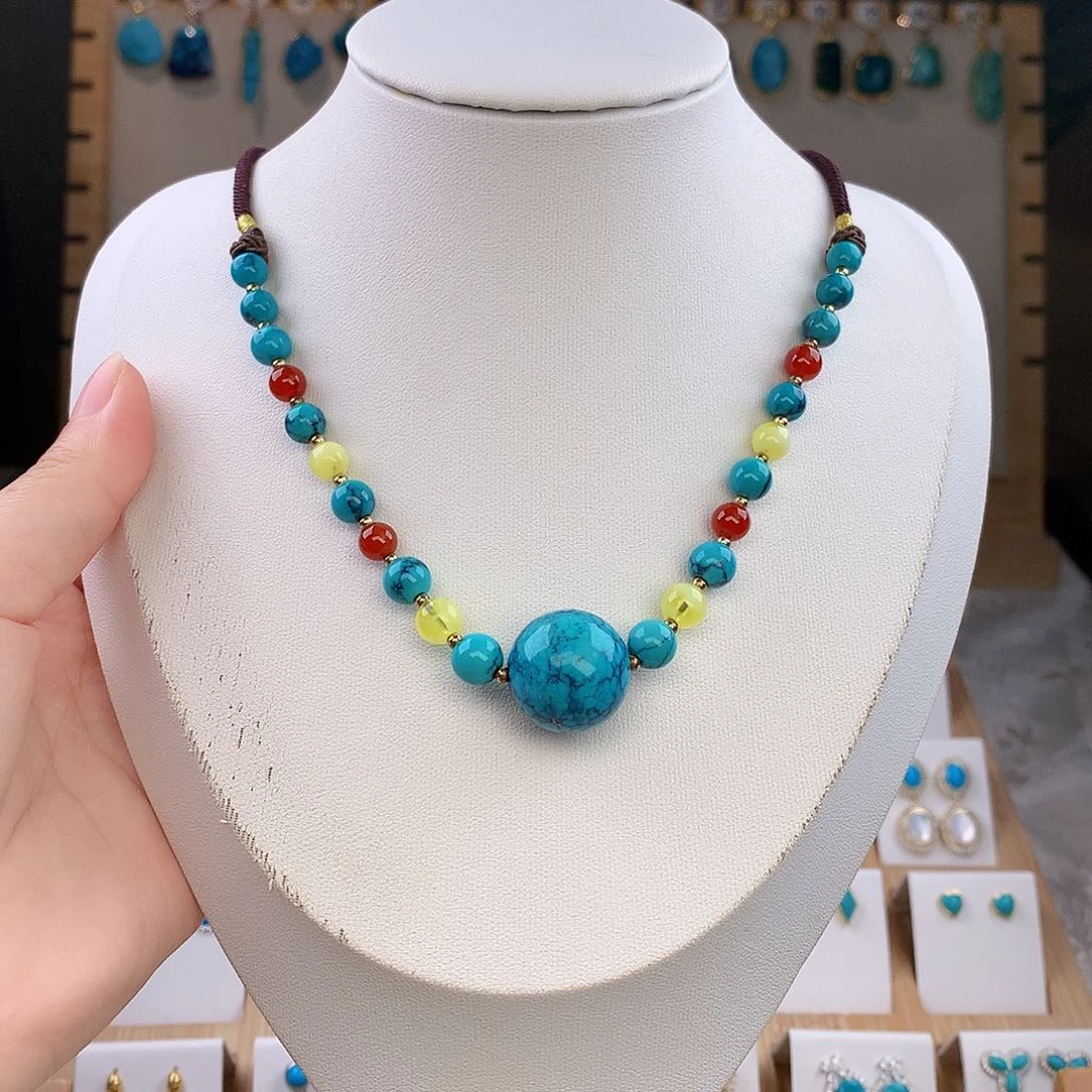 绿松石未镶嵌颈饰