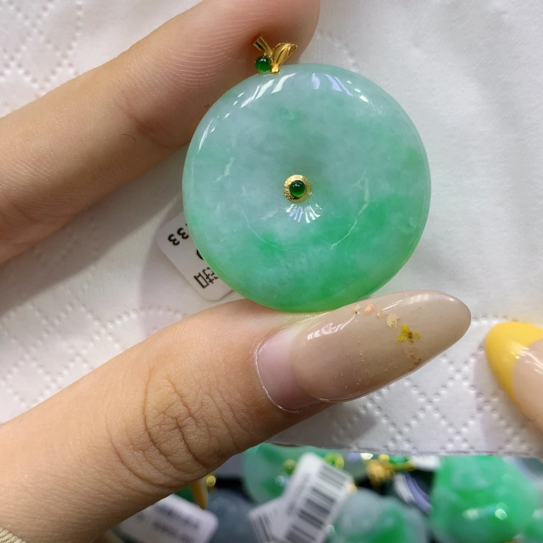 翡翠18K金镶嵌颈饰