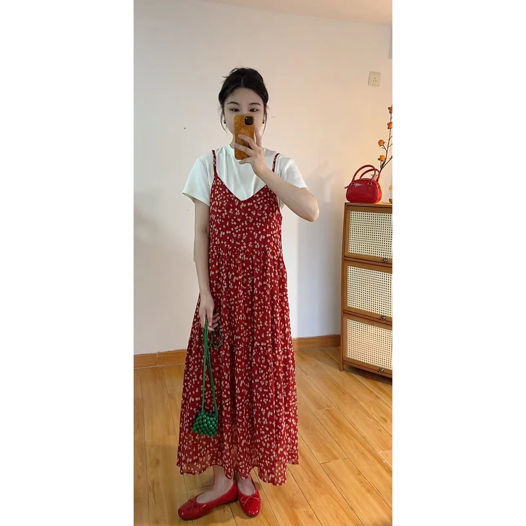 “红玫瑰” 吊带碎花连衣裙