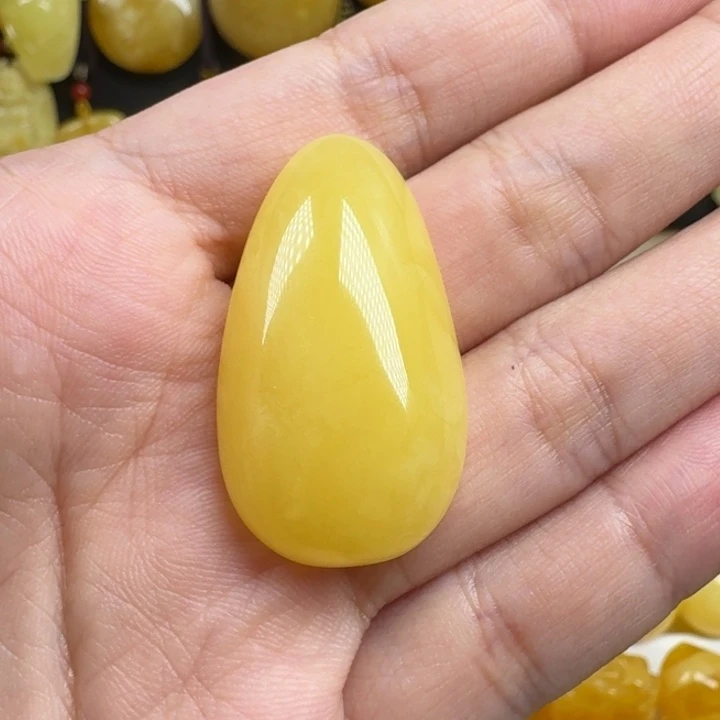 蜜蜡未镶嵌珠宝奇石