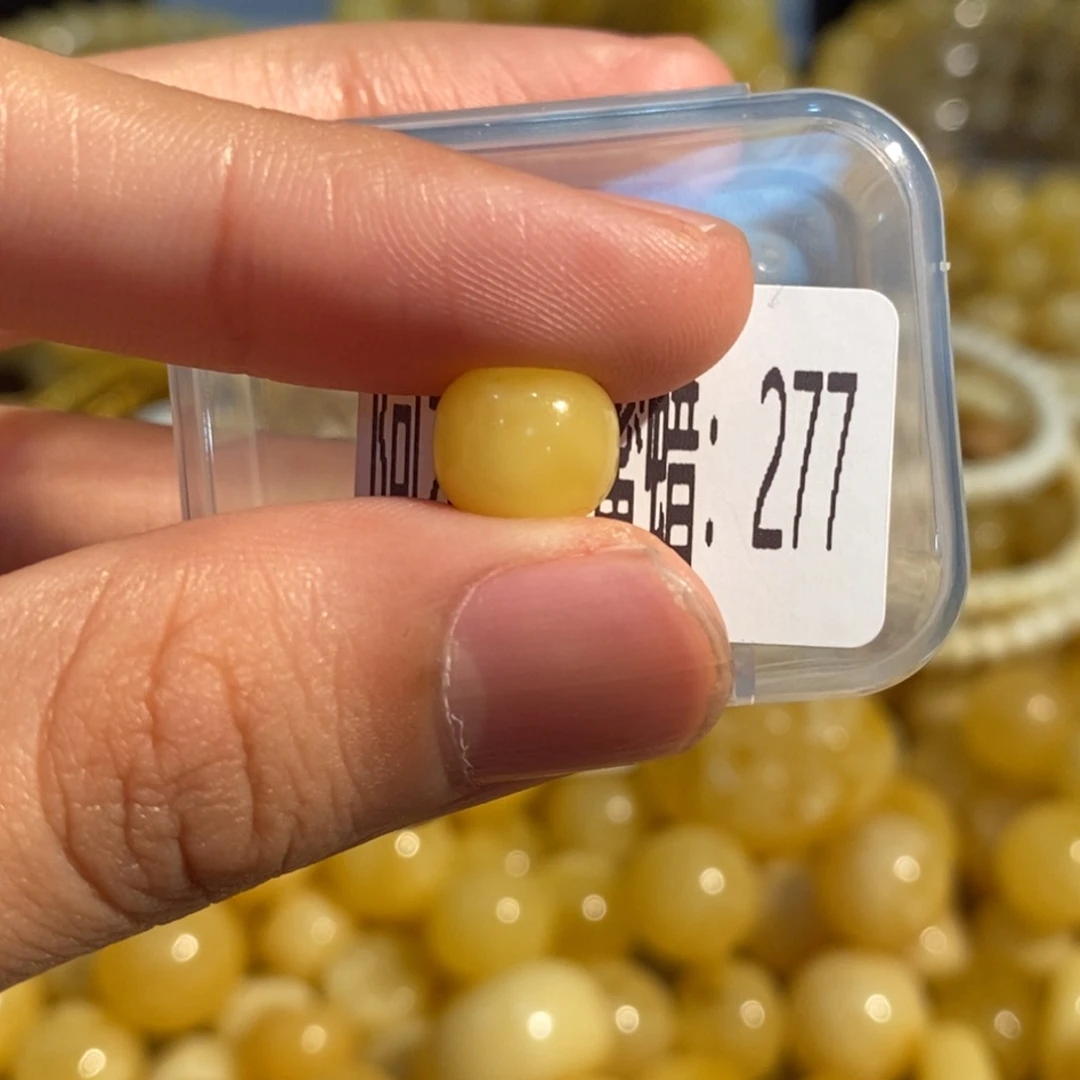 蜜蜡未镶嵌珠宝奇石277
