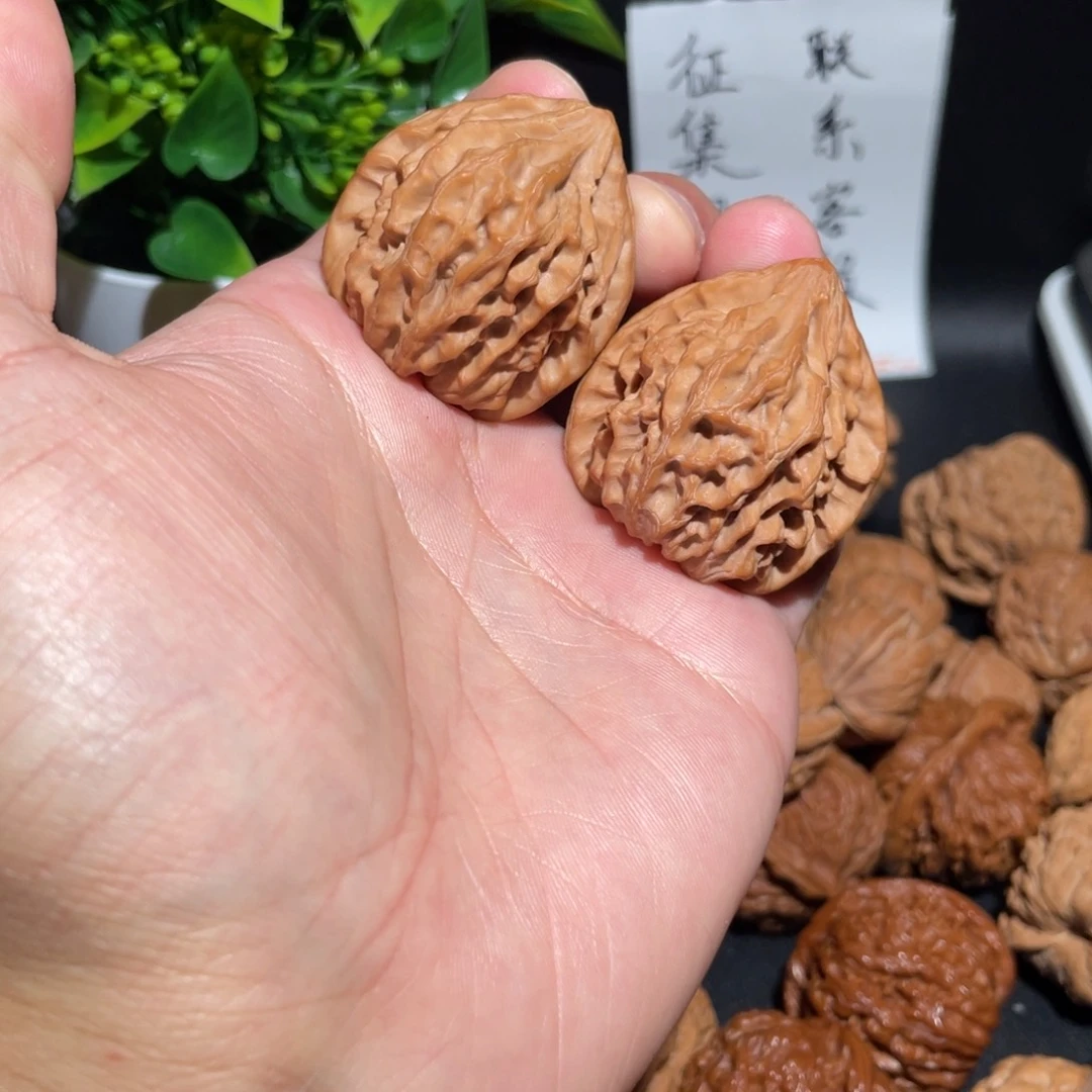 文玩核桃把件38龙门涧