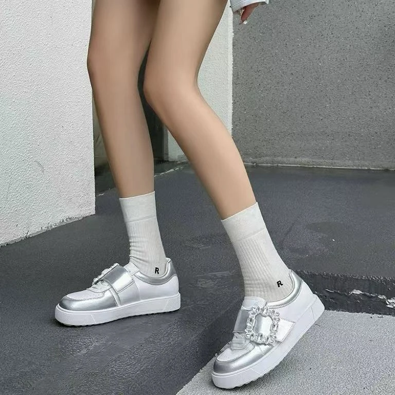 C3023 银色  新款真皮百搭圆头时尚休闲女士板鞋