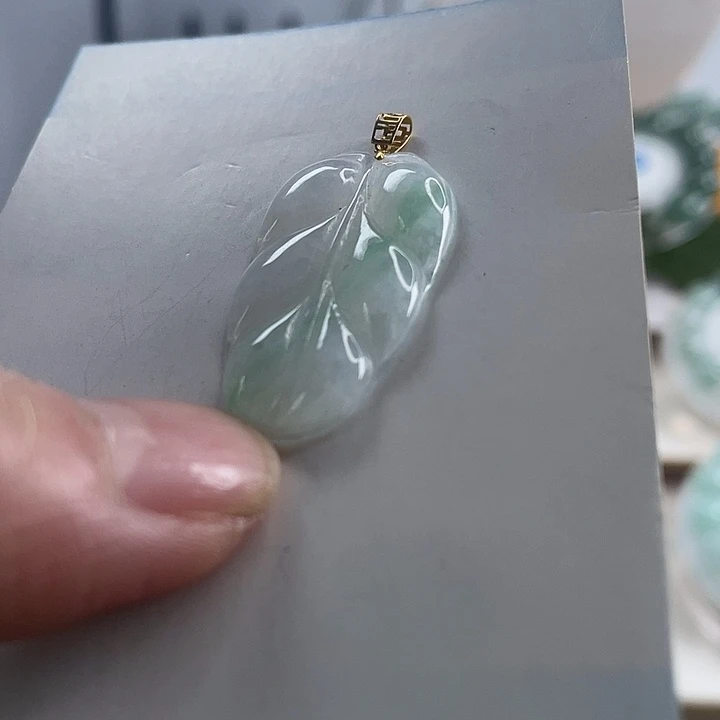 翡翠18K金镶嵌手链吊坠18