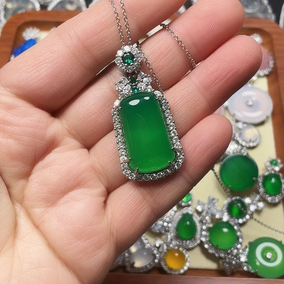 玛瑙/玉髓颈饰合金