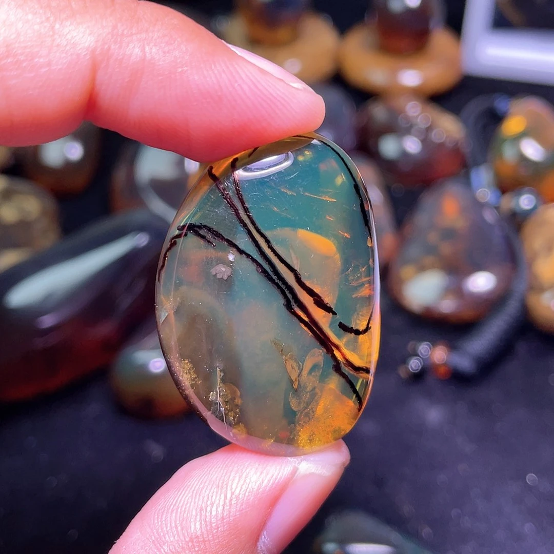 琥珀裸石未镶嵌蓝*倪，