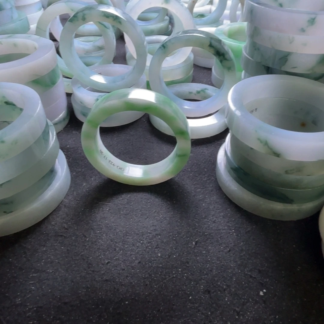 定制翡翠未镶嵌定制翡翠手镯未镶嵌