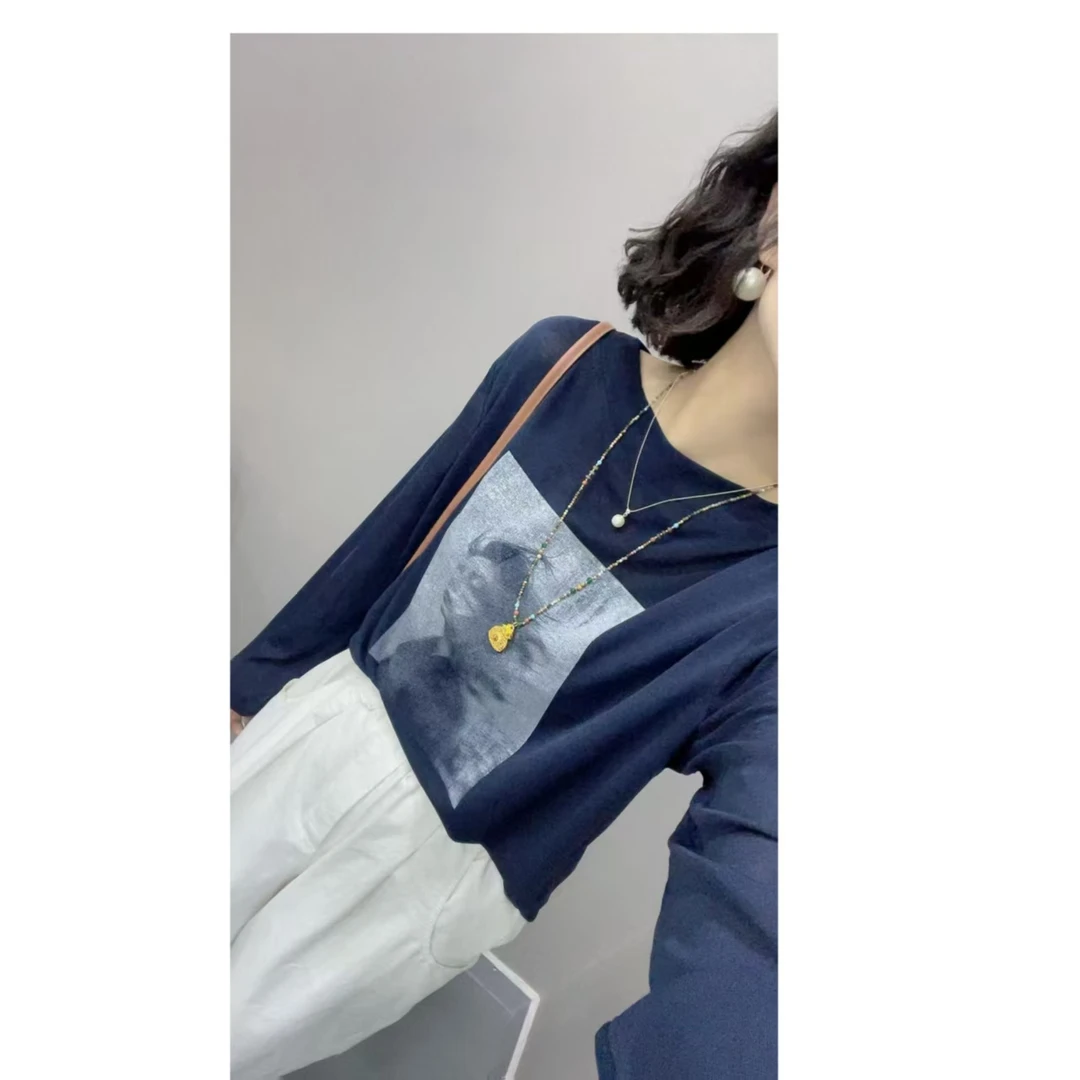 藏青色女孩长袖打底