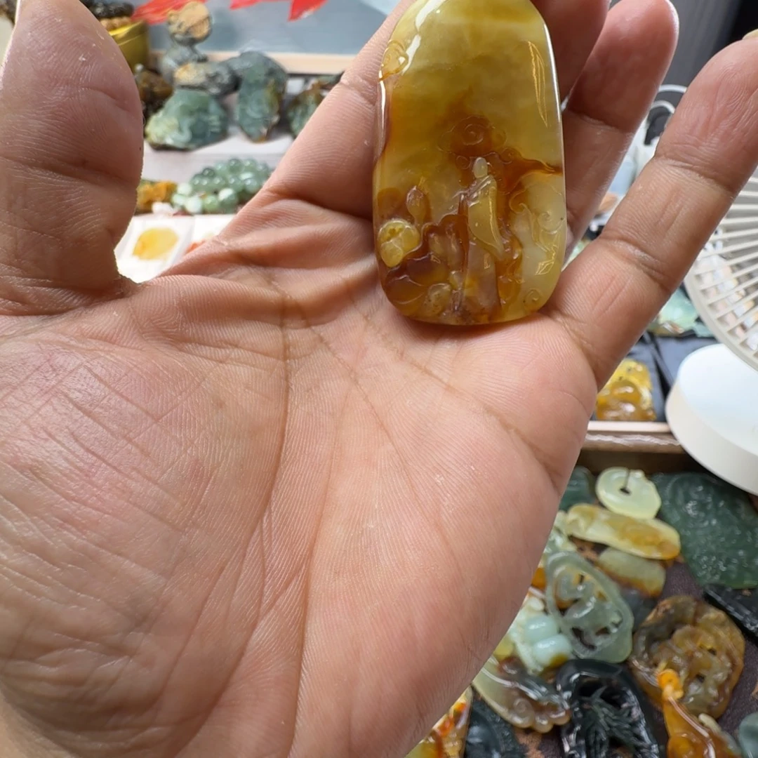 蛇纹石玉未镶嵌颈饰