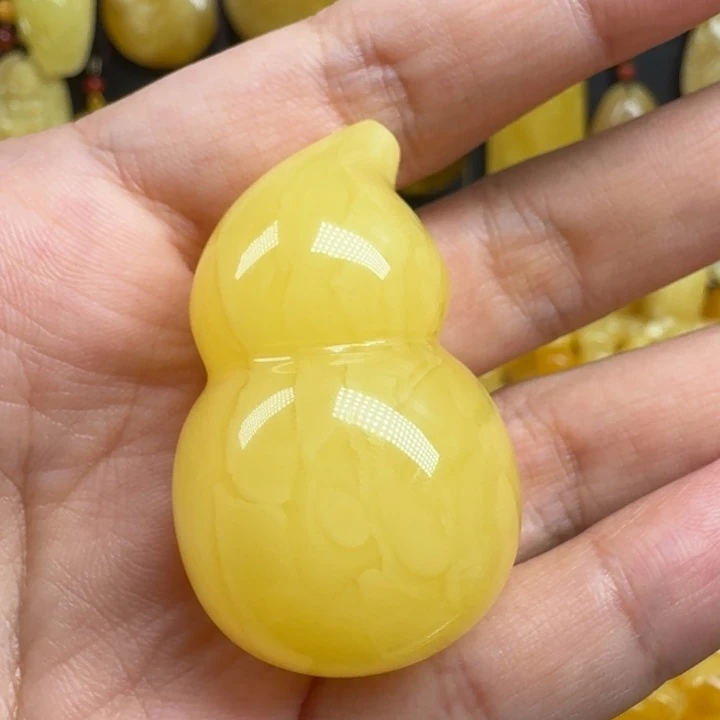 蜜蜡未镶嵌珠宝奇石