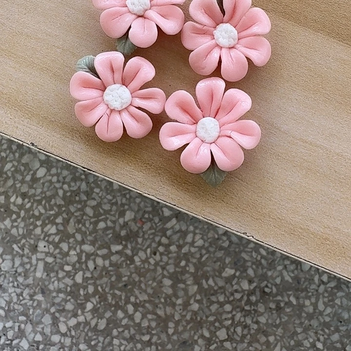 0***U拍一发四手捏花朵