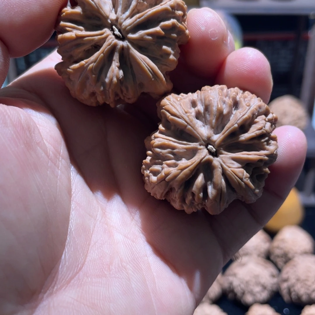 文玩核桃吊坠平谷暴雪39尺