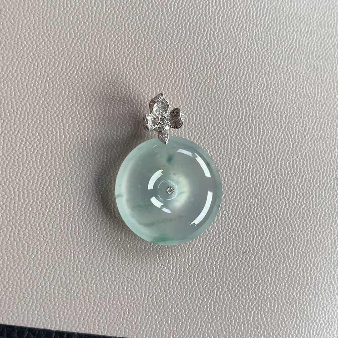 翡翠颈饰18K金镶嵌天然翡翠