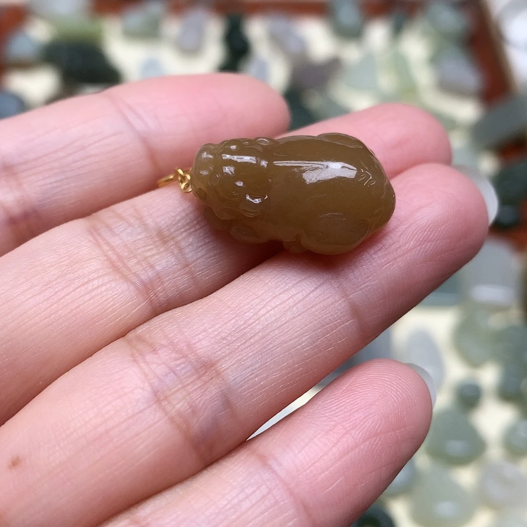 和田玉18K金镶嵌颈饰