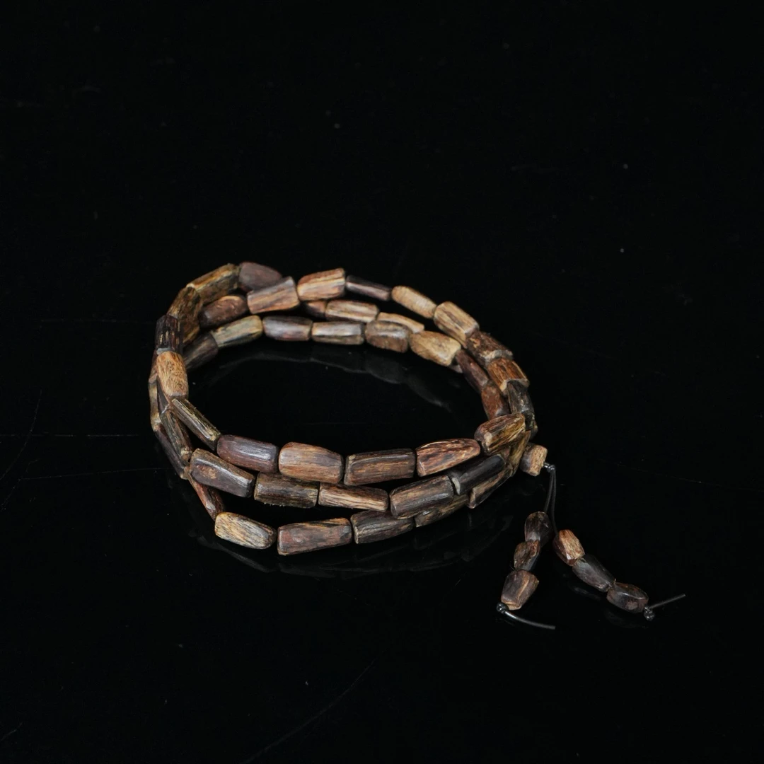 A5562 文莱沉香土沉沉水随形串 /  10.18g