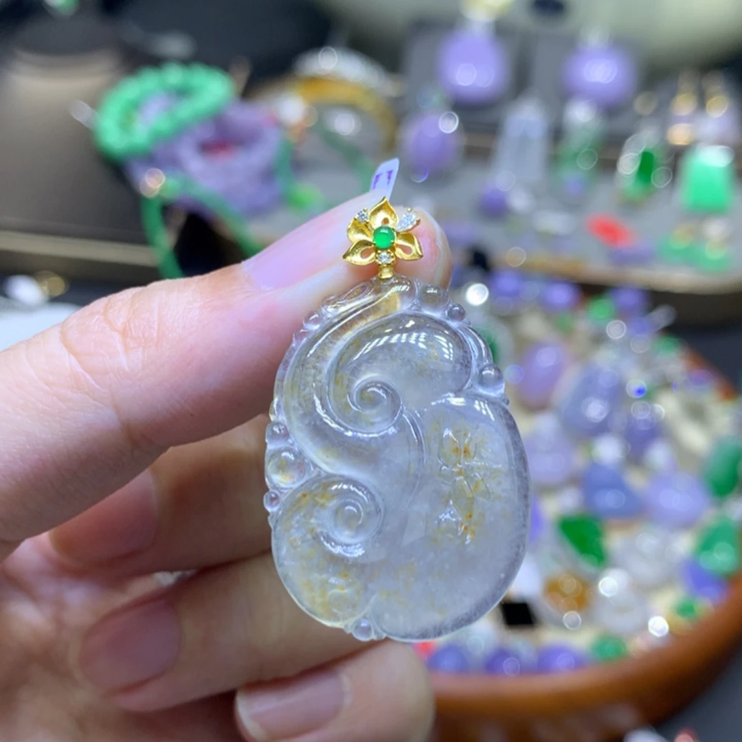 颈饰18K金镶嵌翡翠