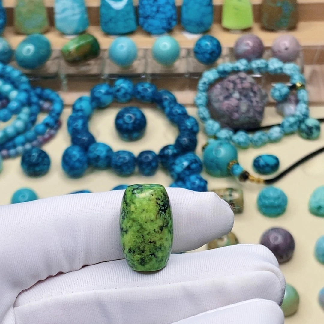 绿松石未镶嵌珠宝奇石