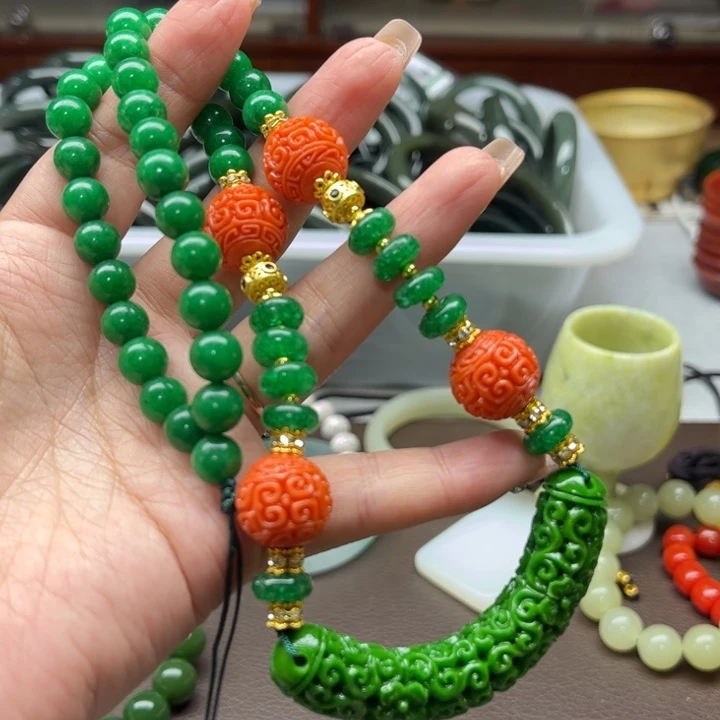 翡翠未镶嵌颈饰888888889898