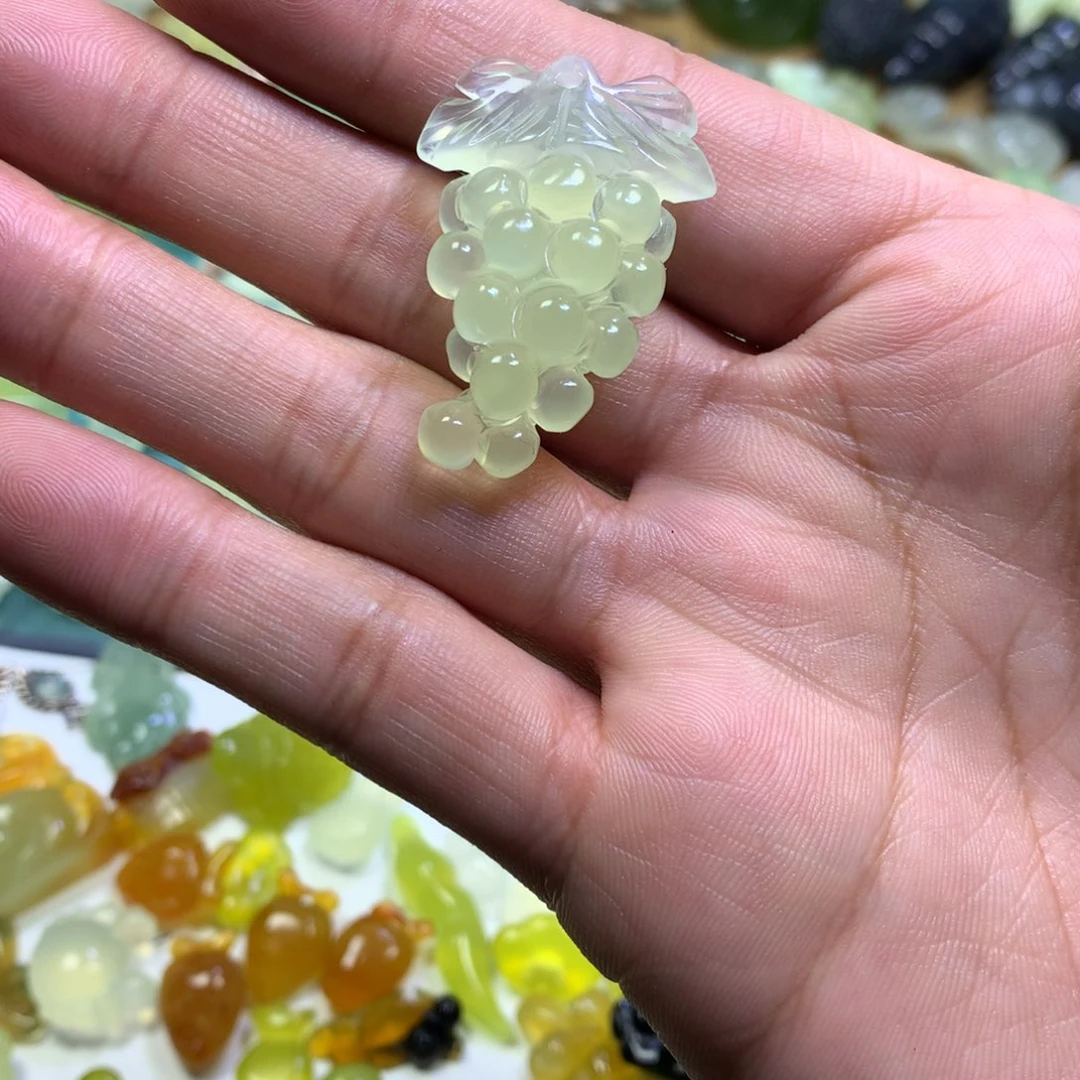 岫玉颈饰未镶嵌o****y葡萄