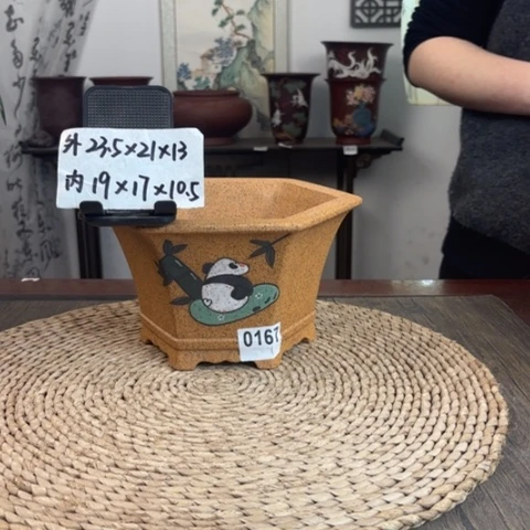 紫砂花盆柴烧熊猫手绘花角六方0167