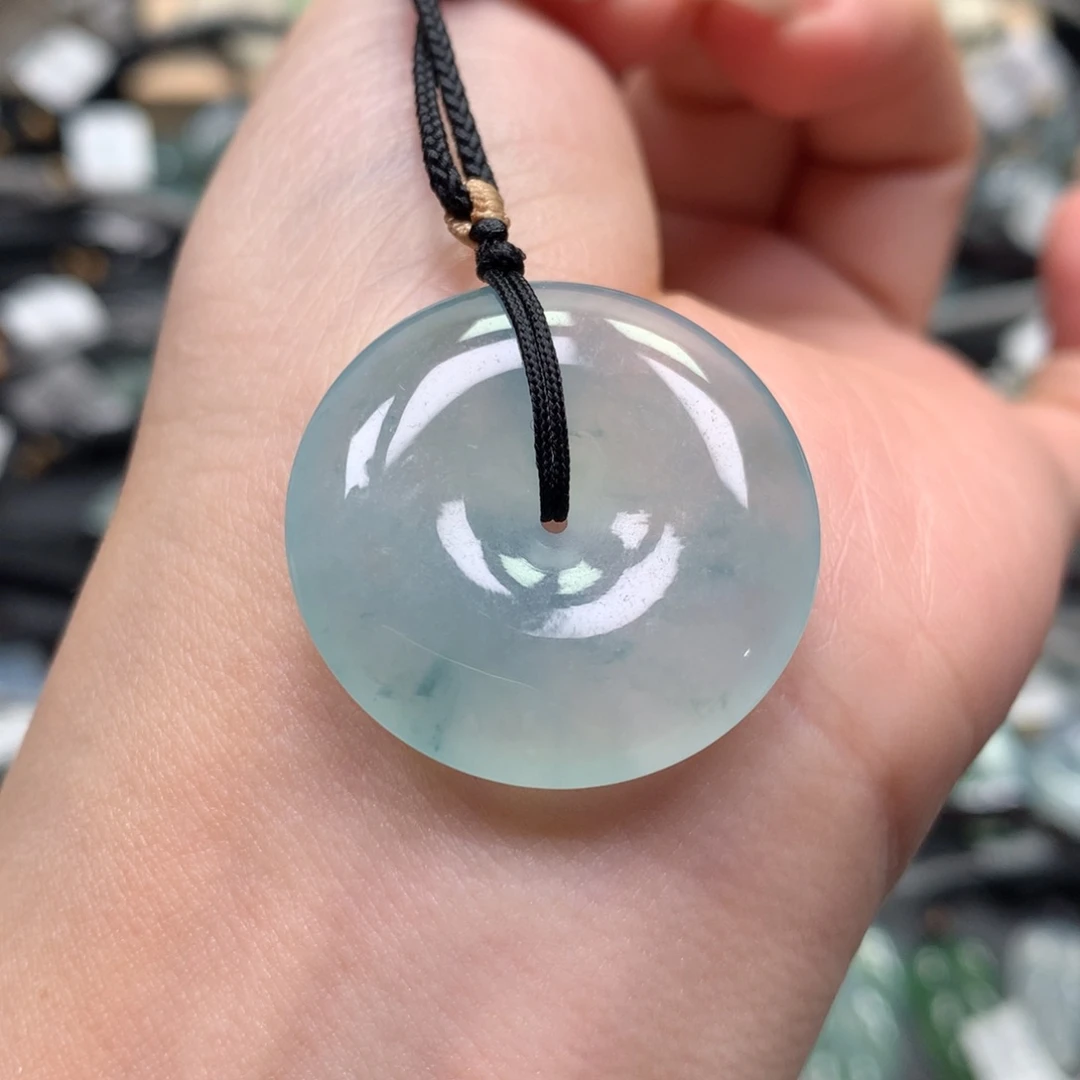 翡翠颈饰未镶嵌扣子