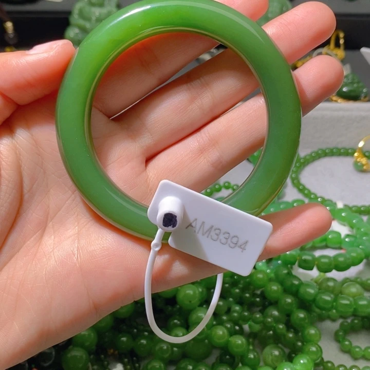 和田玉（碧玉）未镶嵌手镯