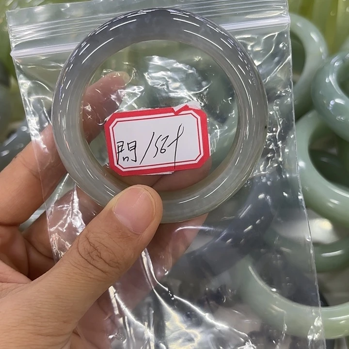 問***…蛇纹石玉未镶嵌岫玉手镯