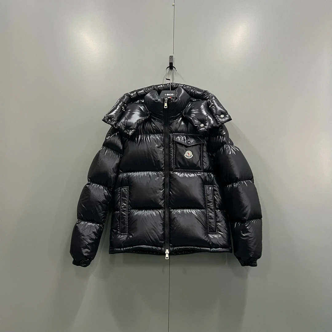 99新 MONCLER (ll) 黑色黑徽标亮面羽绒服 2码/611804