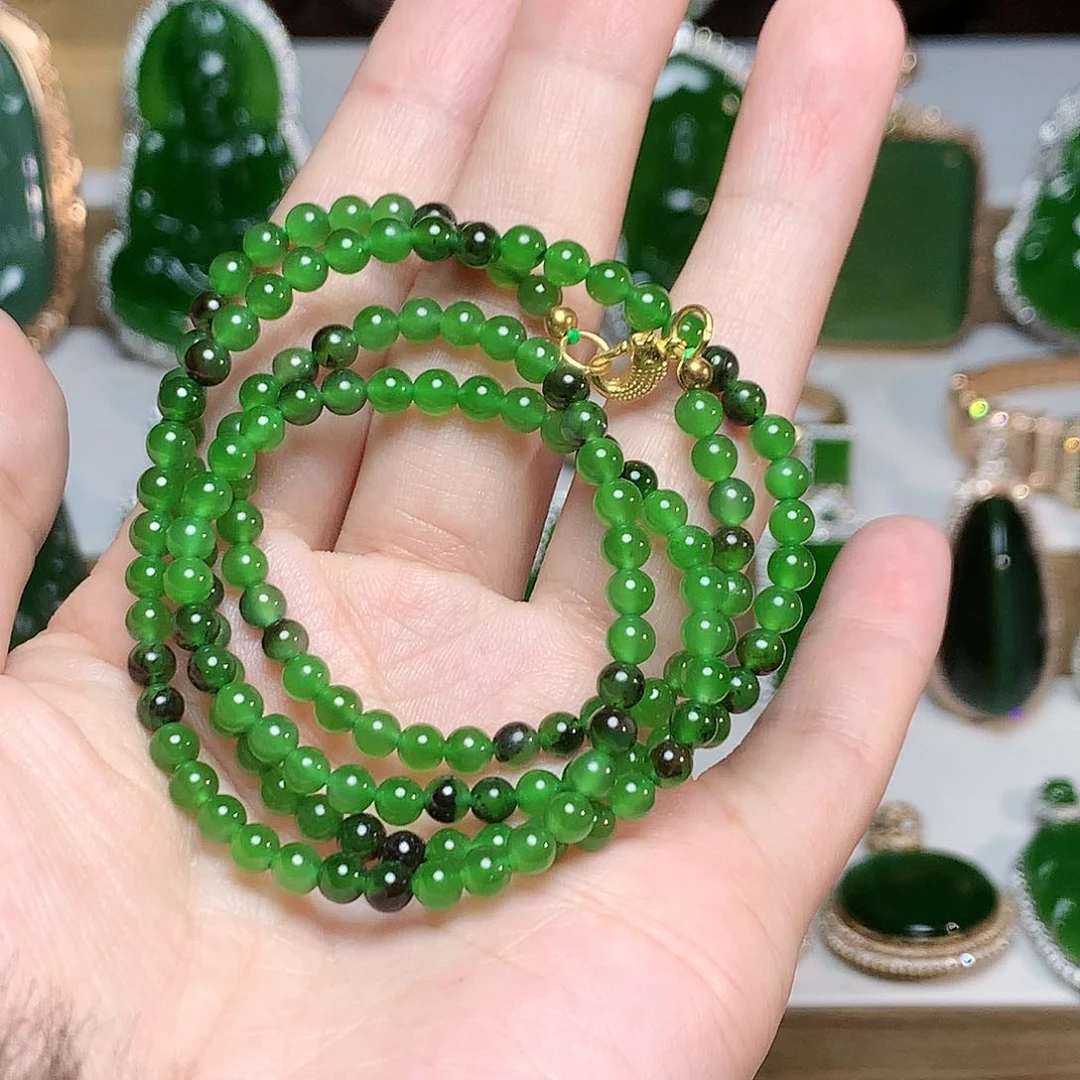 颈饰未镶嵌和田玉（碧玉）