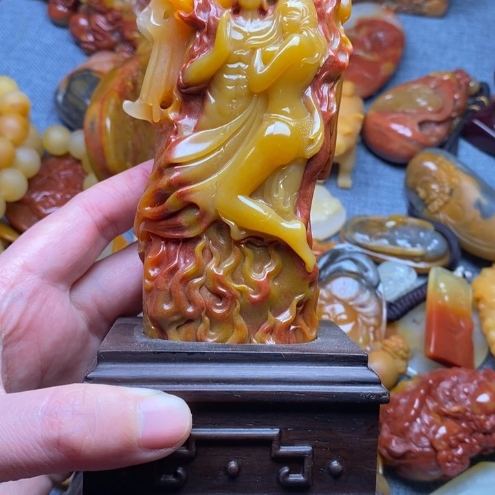 石英质玉（黄龙玉）合金颈饰