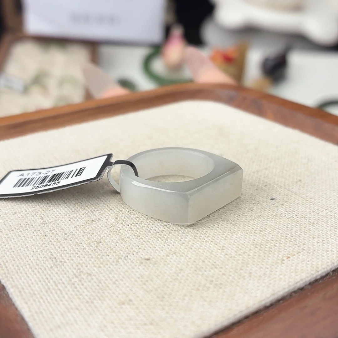 和田玉未镶嵌戒指c121烟紫马鞍16.6不退换