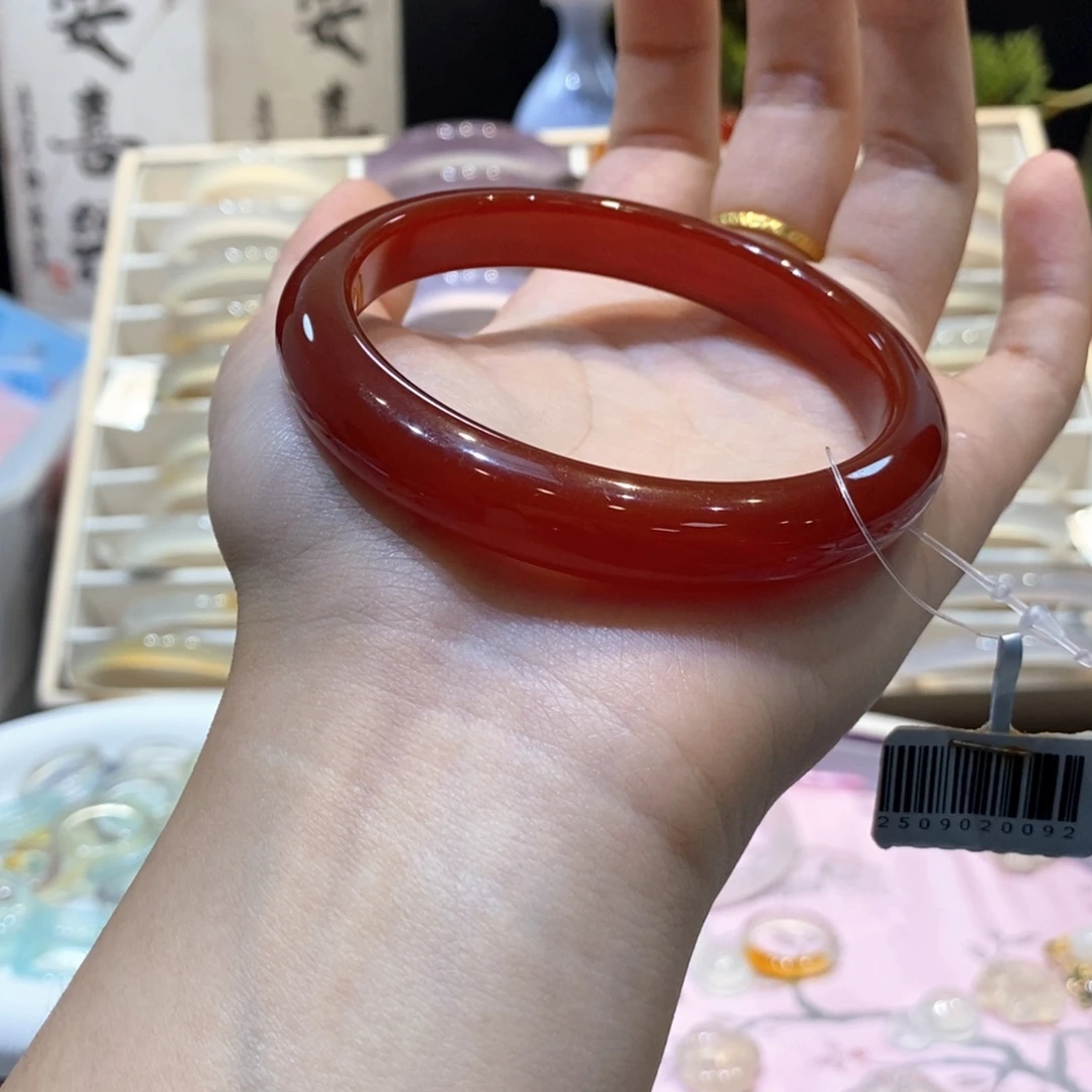 点****玛瑙/玉髓未镶嵌手镯